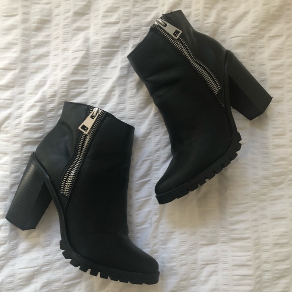 Black booties - Picture 1 of 3